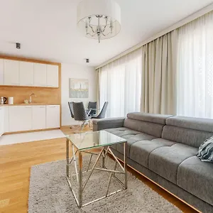 https://apart111-apartamenty-rodzinny.kolobrzeghotels.com